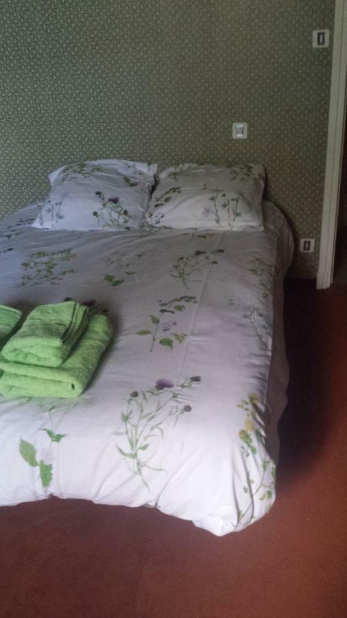 Bed and Breakfast Le Curieux De Conques Saint-Cyprien-sur-Dourdou Exterior foto